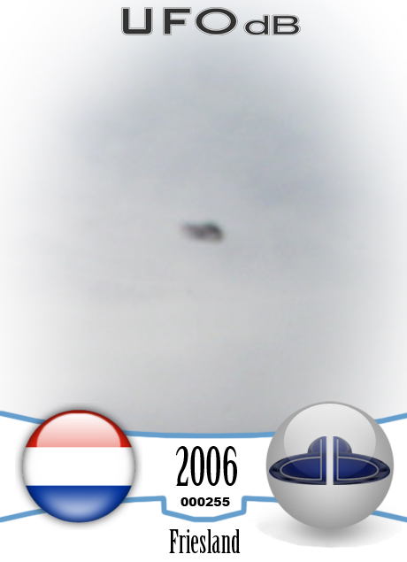 KLM Airplane passenger see UFO near wing | Amsterdam, Netherlands 2006 UFO CARD Number 255