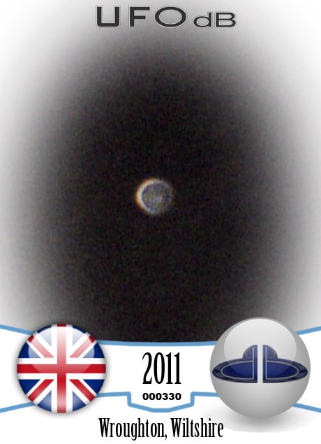 Moon picture get Round UFOs at the same time | England | March 19 2011 UFO CARD Number 330