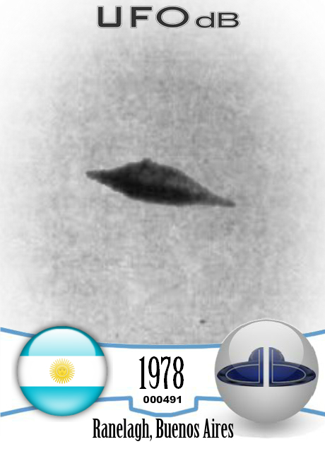 Old 1978 double Saucer UFO picture from Renalegh, Buenos Aires UFO CARD Number 491