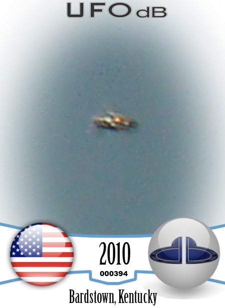 Thunderstorm pictures reveals an amazing saucer UFO in Kentucky | 2010 UFO CARD Number 394