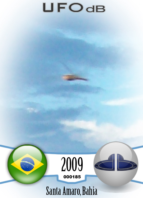 UFO over Beach | Santa Amaro, Bahia Brazil UFO picture | January 2009 UFO CARD Number 185