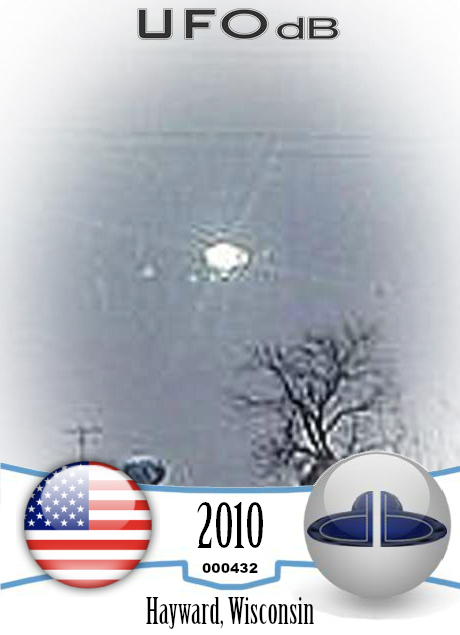 Very bright UFO caught on picture in Hayward Wisconsin USA - 2010 UFO CARD Number 432