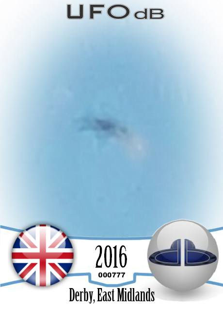 White trail with 45 angle - UFO going vertical - Derby England UK 2016 UFO CARD Number 777